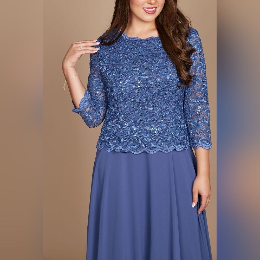 J.J.'s House Wedgewood Blue Lace Overlay Midi Dress | Size 14 (Approx.)